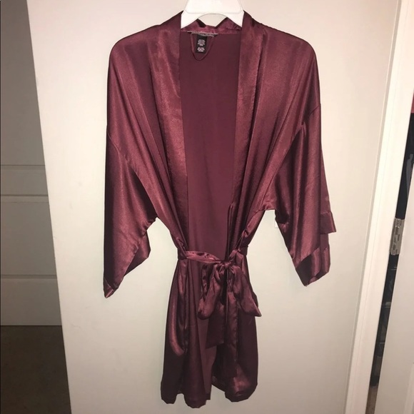 VS ROBE - Picture 1 of 2